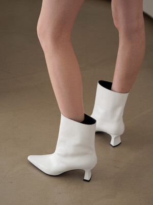 Becca Ankle boots / white