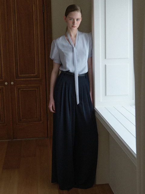 パンツ [BAU by Bride And You] ABIGAIL Semi wide straight trousers 비에이유 바이 브라이드앤유]ABIGAIL Semi wide straight