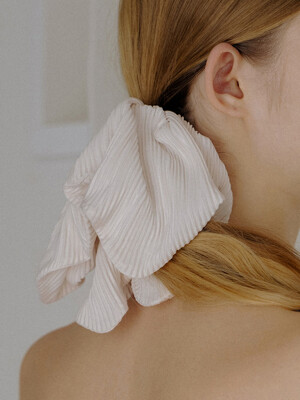 HLD020 Pleated square scrunchie