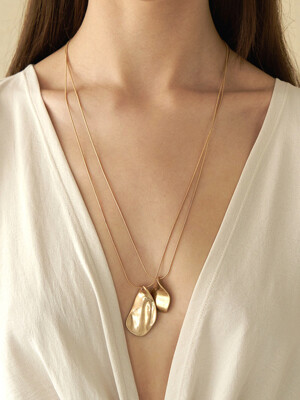 Petale gold long  necklace