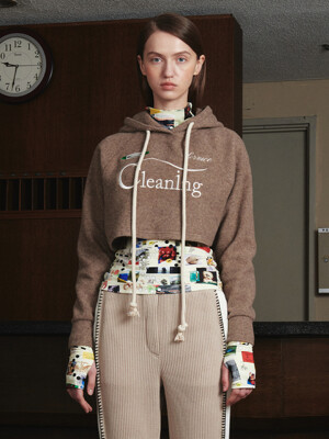 Cleaning-Service Crop Hoodie Brown
