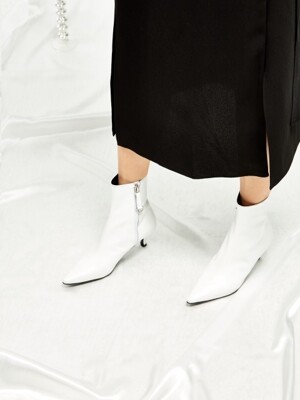 Classic Ankle Boots - MD18FW1020 White