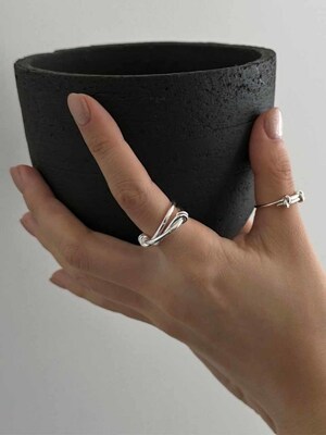 Twin knot ring