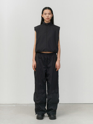 DETACHABLE SLEEVE JUMPER (BLACK)