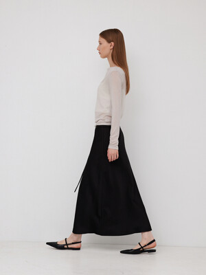 Soft satin long skirt / Black