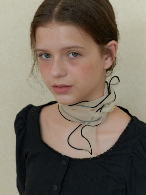 어몽 A ORGANZA RIBBON SCARF_IVORY