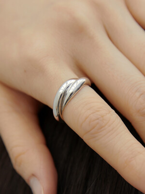Mini Croissant ring