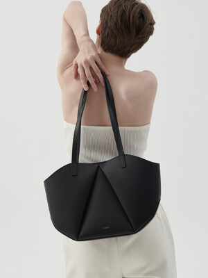 LYV Shoulder bag (Black)