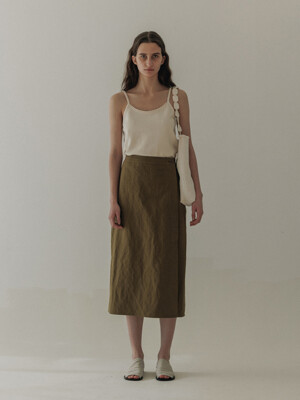 button linen skirt (olive)
