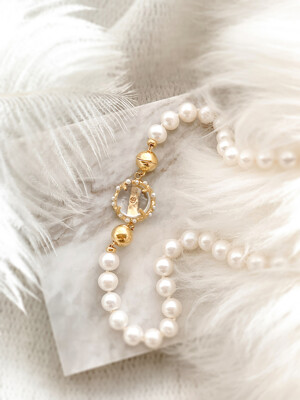 GG CRYSTAL PEARL NECKLACE