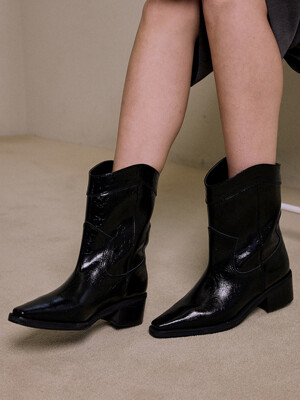 Sasha ankle boots / shiny black