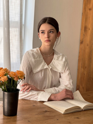 Lautre Dot white collar blouse