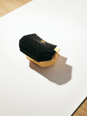 QUILTED CHAIN BAG / BLACK