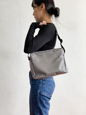 messenger bag - silver