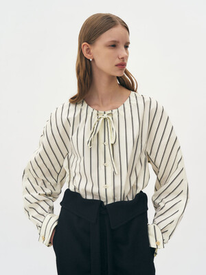 Boat-neck rolled-up cuff striped shirt (Ivory)