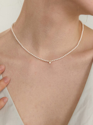 call pearl point necklace