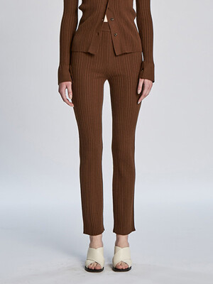 RIBBED SLIM KNIT PANTS (BROWN)