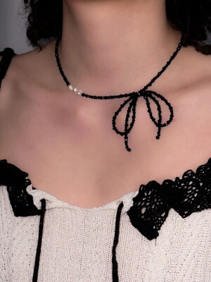 Pinky Tinky Necklace (Black)