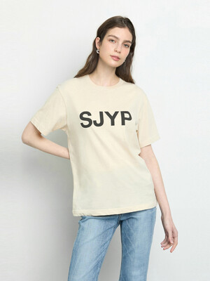 (PW2E3TTOE24WCR) SJYP 볼드 로고 티셔츠