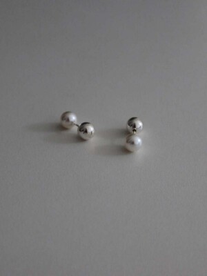symmetry pearl earring - silver