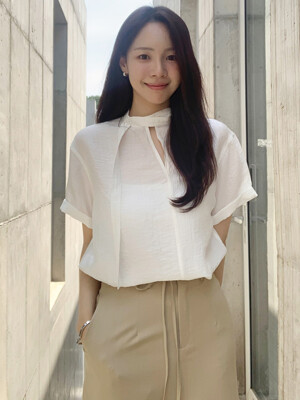 [꼬민지PICK] Tie Point Blouse (2color)