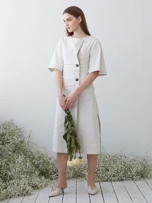 SAM / LONG & FITTED AND VOLUME SLEEVE DRESS