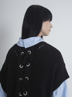BACK STRING KNIT VEST in BLACK [U0F0K501]