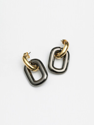 BLACK SQUARE CHAIN EARRING GOLD