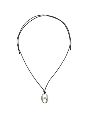 Pignose black necklace