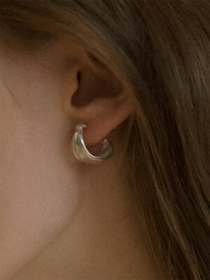 LEAF MIDDLE EARRING