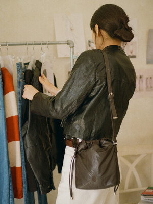 SIAC3033 페이크 레더 티슈백_Dark brown