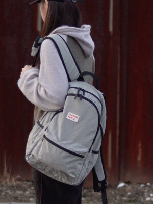 Layered backpack _ Gray