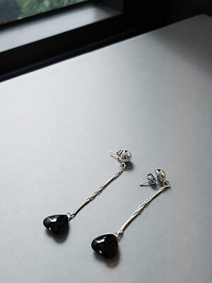 Inverted Onyx Heart Earrings  MSE-20