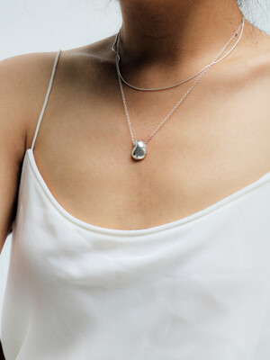 SILVER PEARL LAYERED NECKLACE 004