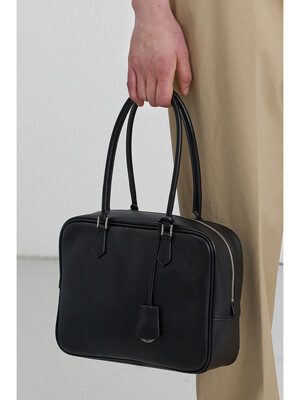 CLASSIC 28 LEATHER BAG BLACK_UDBA4F201BK