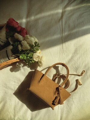 TASSEL BAG - CAMEL