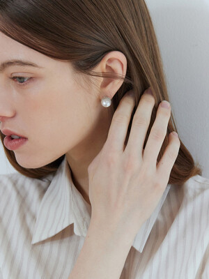 Ice pearl ball earring - silver