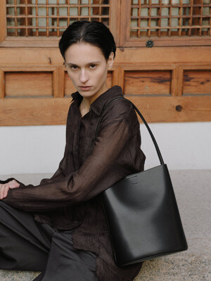 Medium Mug shoulder bag Black