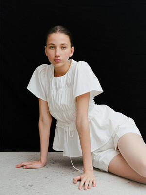 TVR RUFFLE SHIRRING BLOUSE_2COLORS