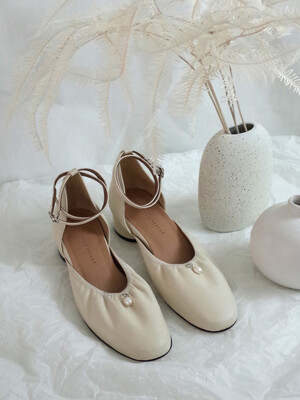 Drop pearls ankle strap Ivory