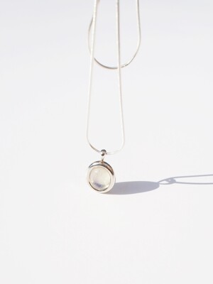 pupil necklace_white opal