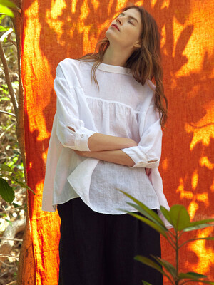 Back Ponit Linen Blouse