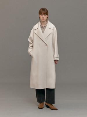 WOOL HANDMADE LONG COAT (CREAM)