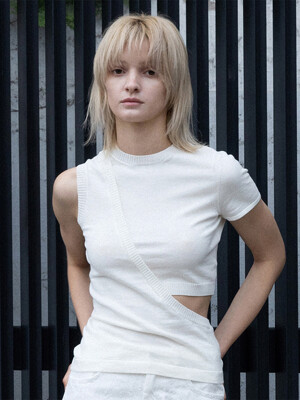 THE TRIAL CUT-OUT KNIT TOP IVORY