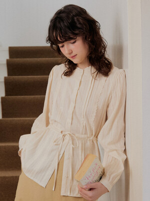 Vintage lace pintuck string line blouse - cream
