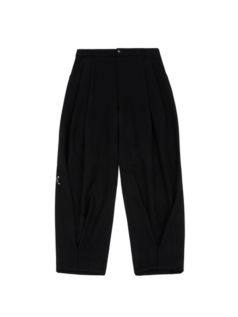 아더에러]Vassi slacks Noir