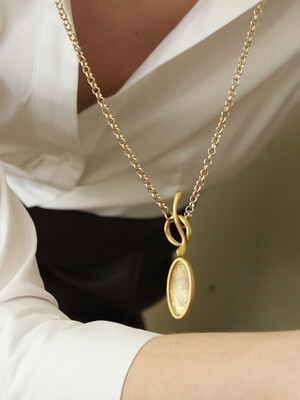 Oasis Oval Toggle Necklace (gold)