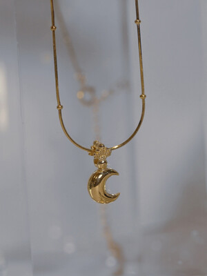 lunaire necklace 03