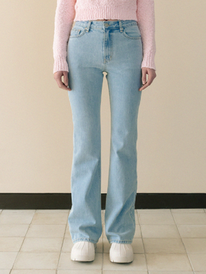 light blue flared jeans (light blue)