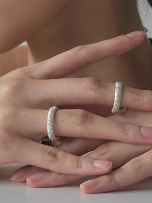 stem-textured ring